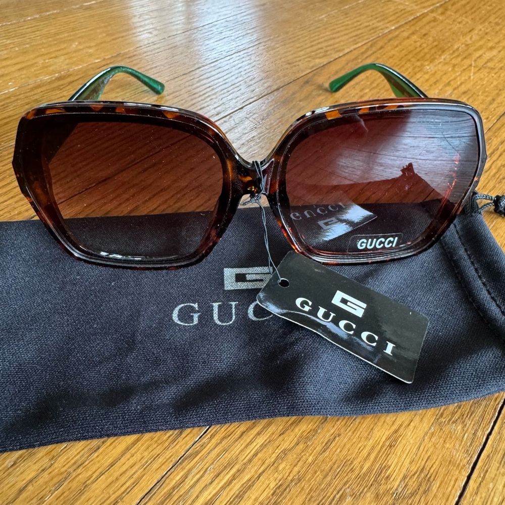 Designer style sunglasses NWT - Picture 2 of 5